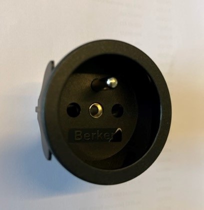Berker Integro - Prise à encastrer avec broche de terre, ø50mm, EM=0,6-1,5mm (Noir mat) - UE=200